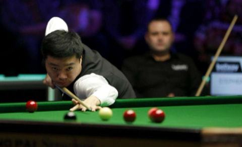 队的后防线 队的后防线